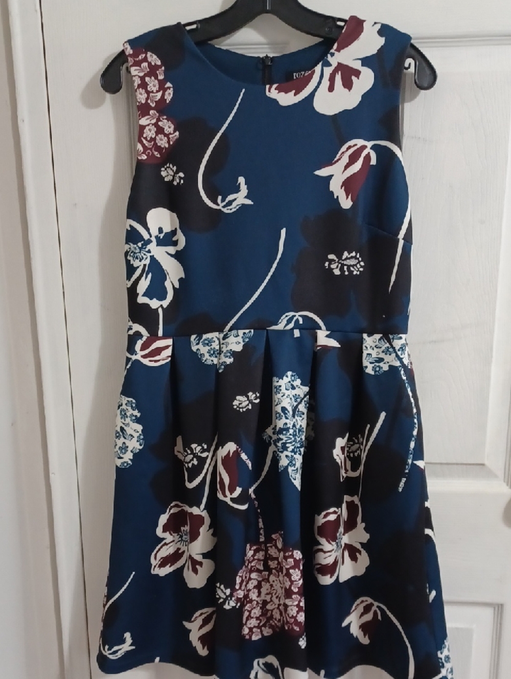 Roz &Ali Navy Floral Fit-and-Flare Dress. NWT. Size 10